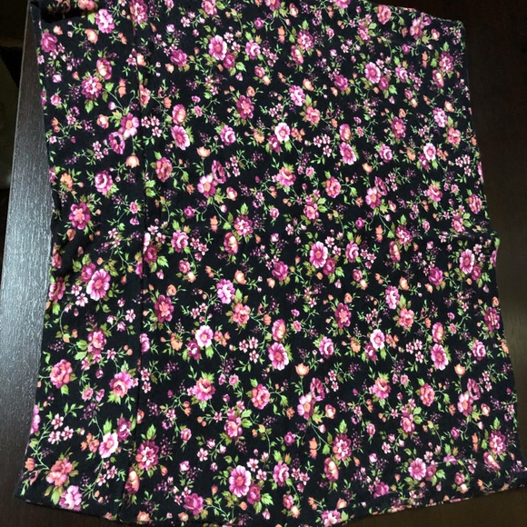 Pair of mini skirt - Picture 4 of 8